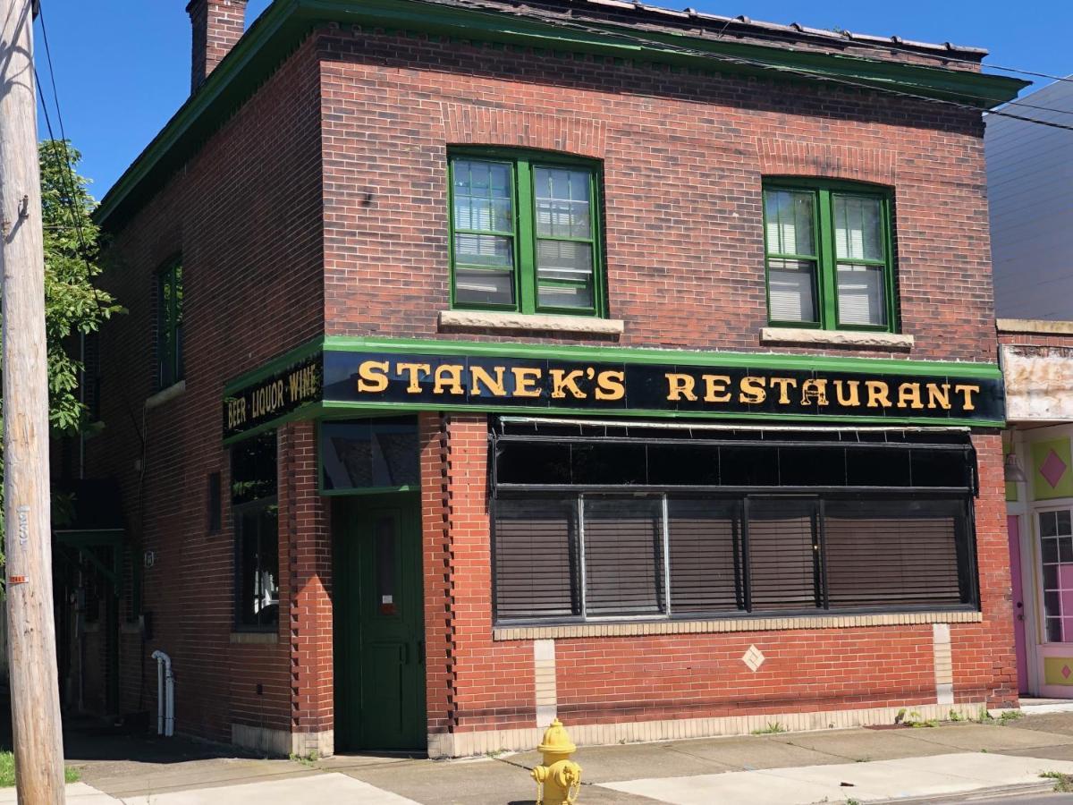 The Pub- 8Br Free Parking, Minutes From Falls & Casino Niagarafallen Exteriör bild