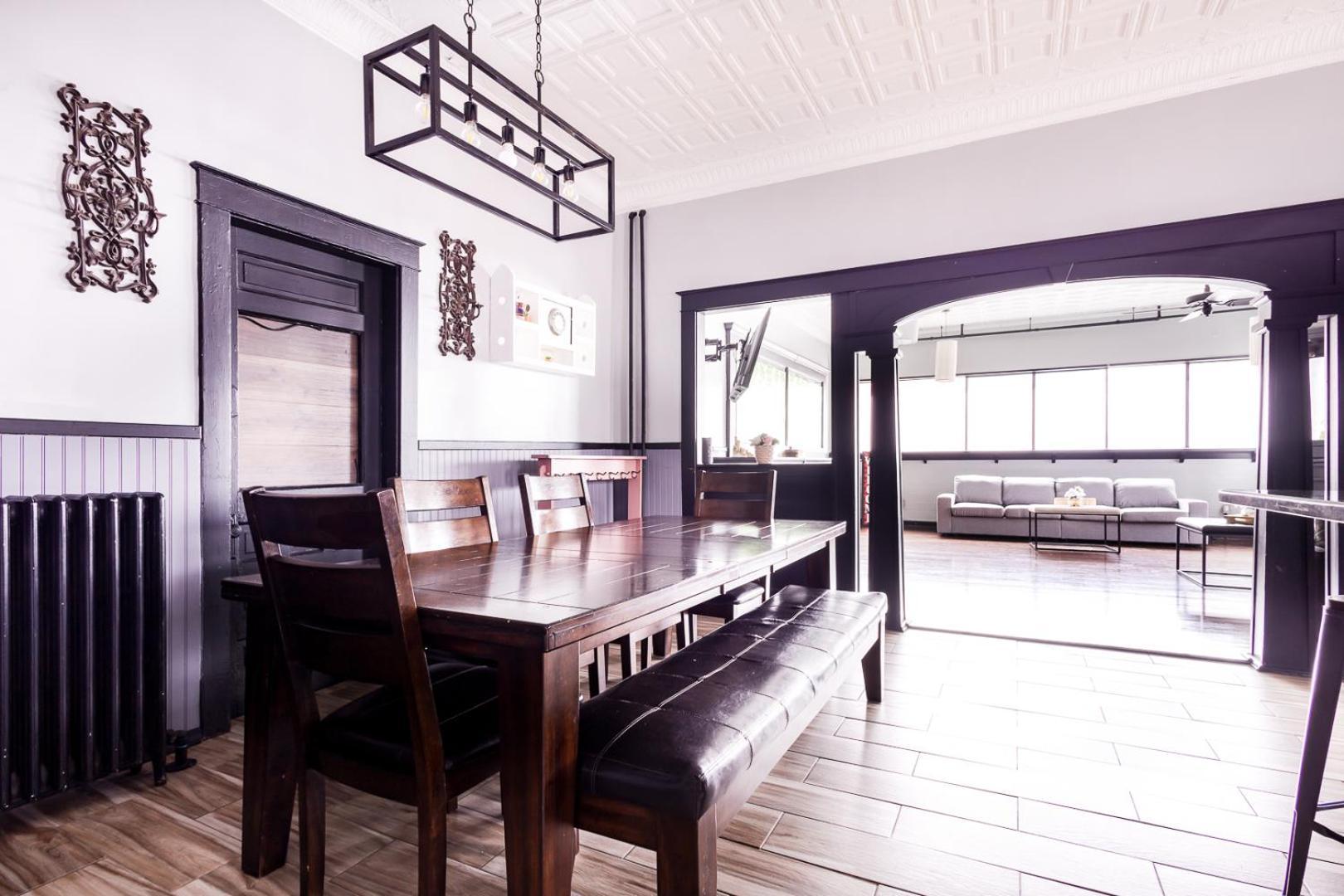 The Pub- 8Br Free Parking, Minutes From Falls & Casino Niagarafallen Exteriör bild