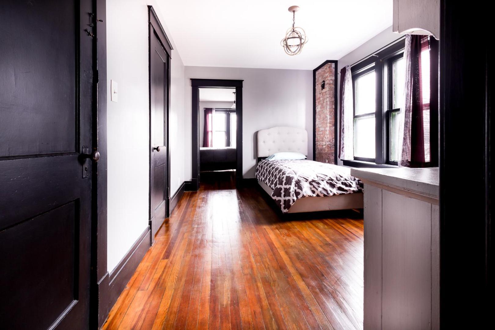 The Pub- 8Br Free Parking, Minutes From Falls & Casino Niagarafallen Exteriör bild
